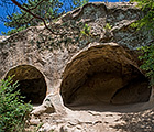 Пещера Дырявые скалы.